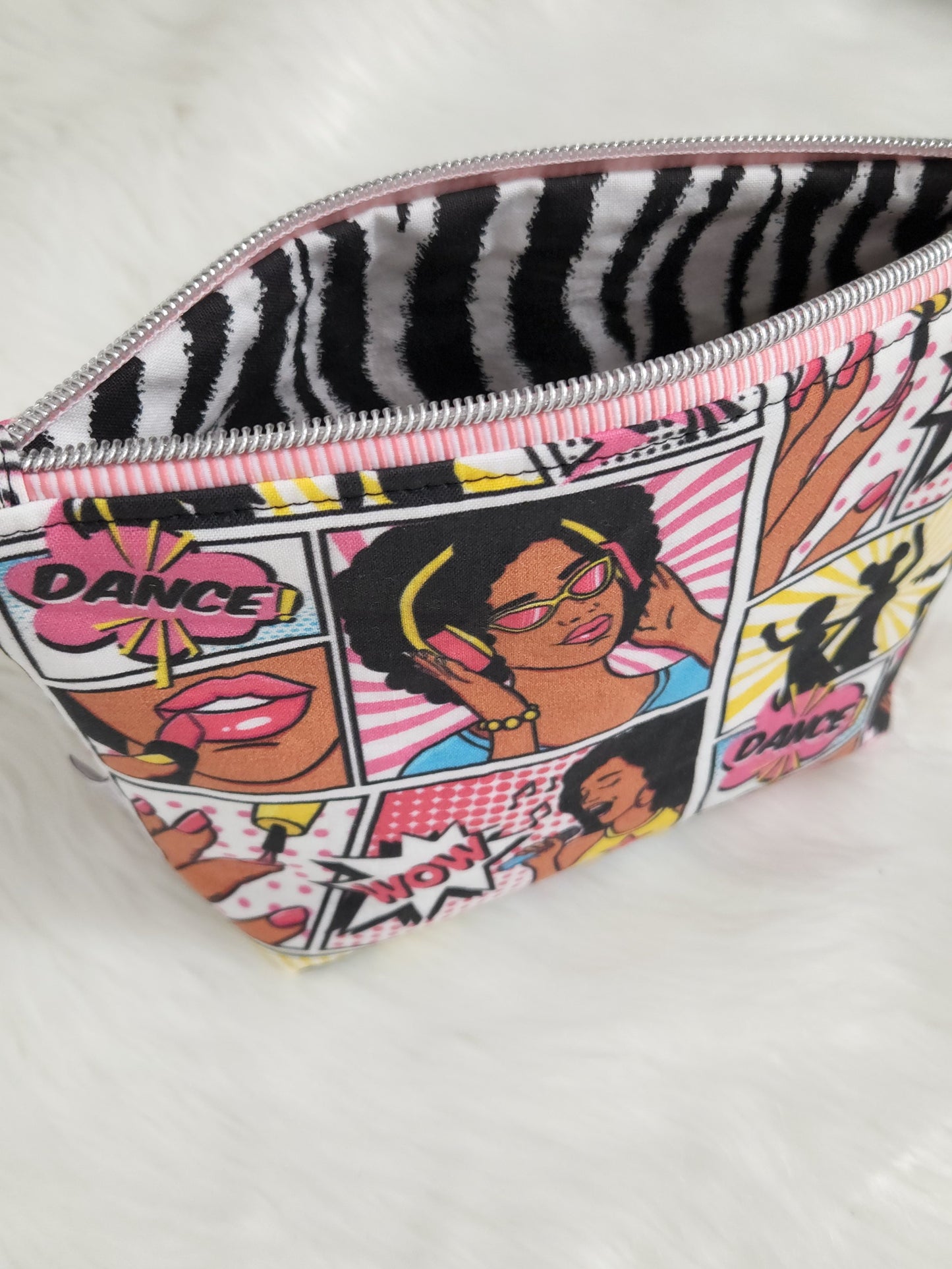 Medium Zipper Pouch - Retro Party Girl