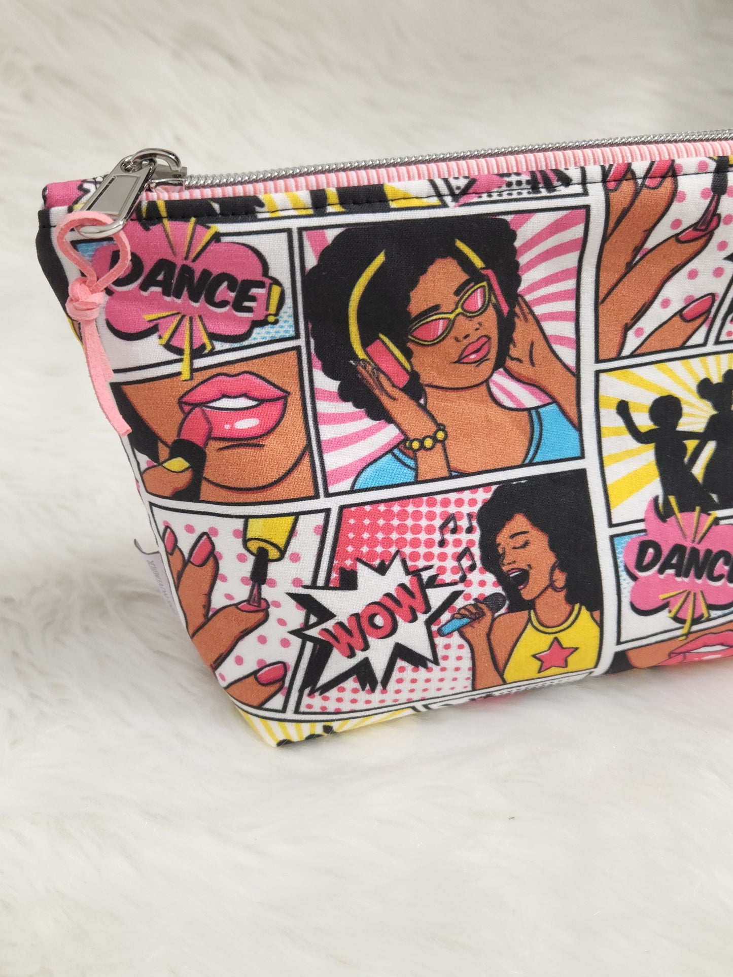 Medium Zipper Pouch - Retro Party Girl